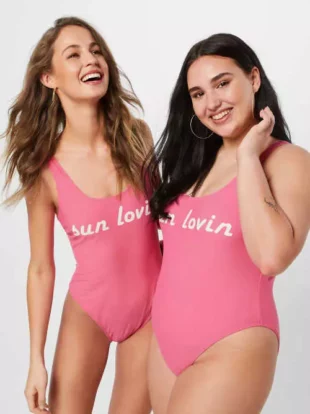 Ružičasti jednodijelni kupaći kostim za punije