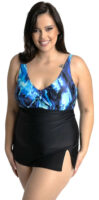Ženski jednodijelni kupaći kostim s suknjom koja pokriva donji dio