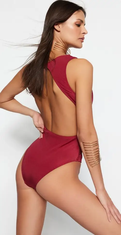 Jednodijelni kupaći kostim boje vina s golim leđima